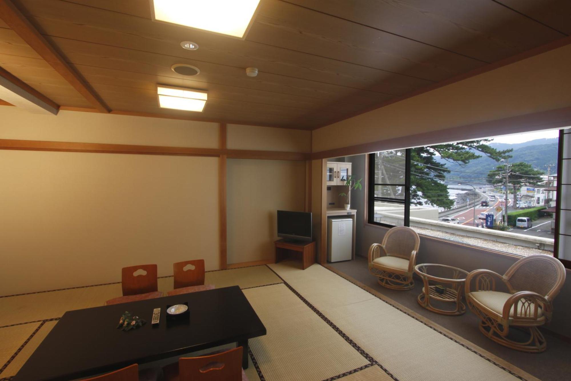 New Tomiyoshi Hotel Atami  Exterior photo