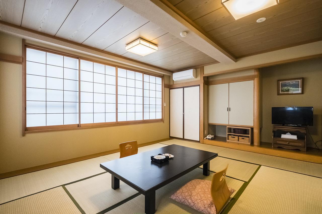 New Tomiyoshi Hotel Atami  Exterior photo